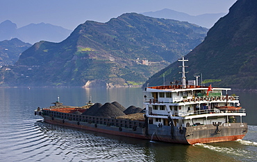 Transportation of coal by boat in Three Gorges area, Yangtze River, China