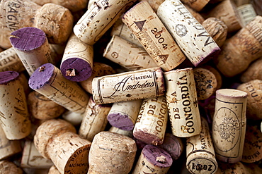 Corks from wine bottles from Spain and France