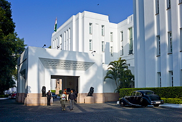 Tourists at The Imperial Hotel with its luxury colonial elegance, New Delhi, India