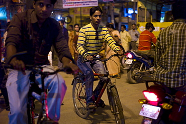 Huge crowds for holy Festival of Shivaratri in the streets of the holy city of Varanasi, Benares, Northern India