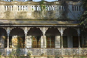 Old colonial architecture period house at Sarnath near Varanasi, Benares, Northern India