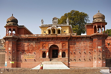 Maharaja Chet Singh Palace Fort at Chet Singh Ghat on banks of The Ganges River in holy city of Varanasi, Northern India