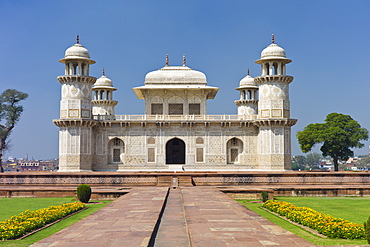 Tomb of Etimad Ud Doulah, 17th Century Mughal tomb built 1628, Agra, India