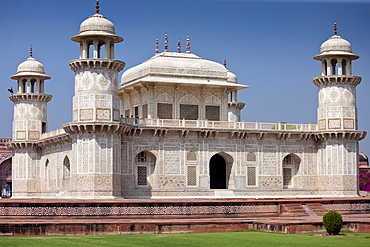 Tomb of Etimad Ud Doulah, 17th Century Mughal tomb built 1628, Agra, India