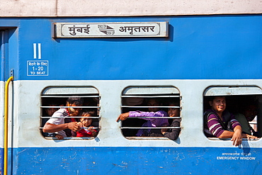 Indian people on crowded train at Bharatpur, Northern India