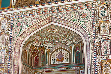 Islamic design of Ganesh Pol, Ganesh Gate, at The Amber Fort a Rajput fort built 16th Century in Jaipur, Rajasthan, Northern India