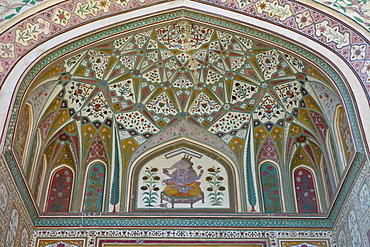 Islamic design of Ganesh Pol, Ganesh Gate, at The Amber Fort a Rajput fort built 16th Century in Jaipur, Rajasthan, Northern India