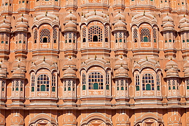 Hawamahal Wind Palace in the pink city of Jaipur, Rajasthan, Northern India