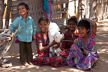 Happy Indian children in typical Rajasthani village of Nimaj, Rajasthan, Northern India