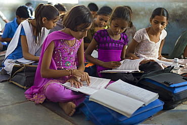 Indian children learning English at Rajyakaiya School in Narlai village, Rajasthan, Northern India