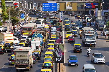 Traffic congestion on downtown highway to Bandra, Andheri and Santacruz and access route to the BKC Complex in Mumbai, India