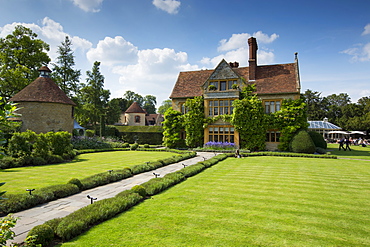 Le Manoir Aux Quat' Saisons luxury hotel founded by Raymond Blanc at Great Milton in Oxfordshire, UK