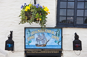 The Pandora Inn, popular as a tourist destination, Cornwall, England, UK