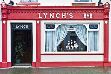 Lynch's Bed and Breakfast guesthouse in tourist resort town of Kilkee, County Clare, West of Ireland