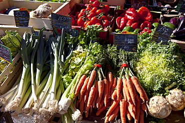 Fresh vegetables on sale at food market at Sauveterre-de-Guyenne, Bordeaux, France