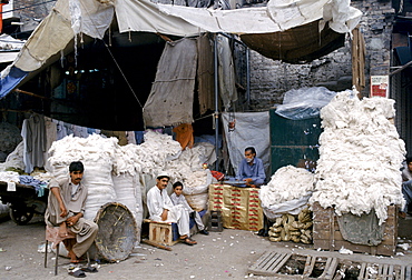 Newly picked cotton and hemp rope on sale at market in Islamabad, Pakistan