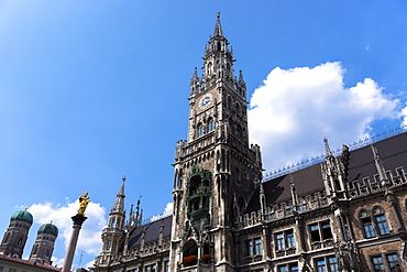 Ratskeller clock tower of Neues Rathaus in Marienplatz in Munich, Bavaria, Germany, Europe