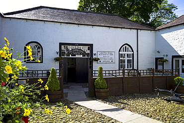 Famous Gretna Green Blacksmith's Shop used for eloping couples and weddings under Scottish licence on the border of Scotland and England, Gretna Green, Scotland, United Kingdom, Europe