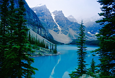 Moraine Lake in Banff National Park, the Rockies, Alberta, Canada