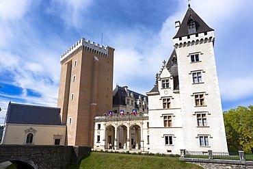 Chateau de Pau in the old historic quarter of Pau, Pyrenees, France, Europe