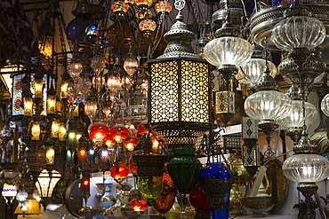 Traditional Turkish ornate lanterns in The Grand Bazaar (Great Bazaar) (Kapali Carsi), Beyazi, Istanbul, Turkey, Europe