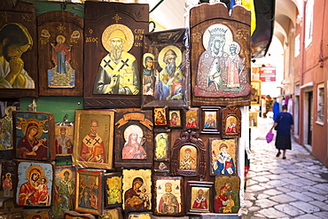 Greek Orthodox religious icons in souvenir and gift shop in Kerkyra, Corfu Town, Corfu, Greek Islands, Greece, Europe