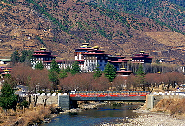 Tashichho Dzong and road bridge, Thimpu, Bhutan