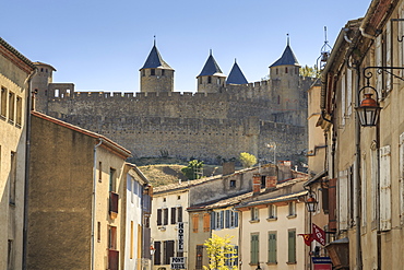 Ville Basse, with view to historic city ramparts, Carcassonne, UNESCO World Heritage Site, Languedoc-Roussillon, France, Europe