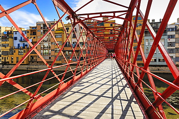 Palanques Vermelles bridge, red bridge across Onyar River, by Gustav Eiffel, City of Girona, Girona Province, Catalonia, Spain, Europe