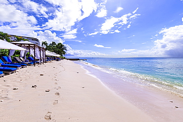 Paynes Bay, luxury sun loungers and cabanas on fine pale pink sand beach, beautiful West Coast, Barbados, Windward Islands, West Indies, Caribbean, Central America