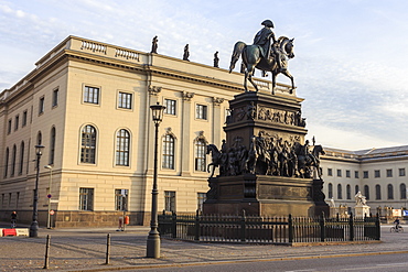 Equestrian Statue of Frederick the Great and Humboldt University, Unter den Linden, Historic Mitte, Berlin, Germany, Europe