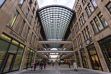 Shoppers at the Mall of Berlin, Leipziger Platz, Potsdamer Platz area, Berlin, Germany, Europe