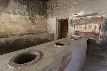 Thermopolium of Vetutius Placidus, Roman ruins of Pompeii, UNESCO World Heritage Site, Campania, Italy, Europe