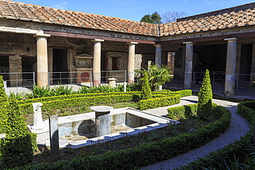 Garden, House of the Amorini Dorati (Golden Cupids), Roman ruins of Pompeii, UNESCO World Heritage Site, Campania, Italy, Europe