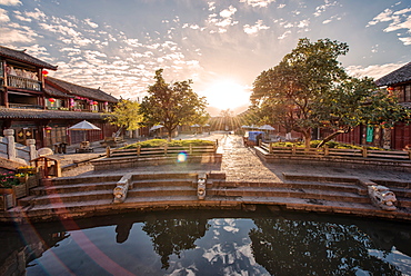 Sunrise at the Square Market in Dayan, Lijiang, Yunnan, China, Asia