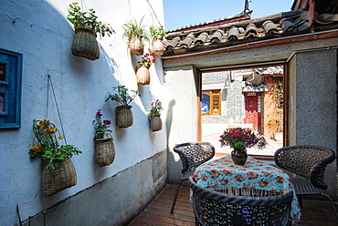 Cafe in Lijiang Old Town, UNESCO World Heritage Site, Lijiang, Yunnan, China, Asia 