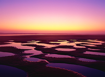 Bandung Beach, America