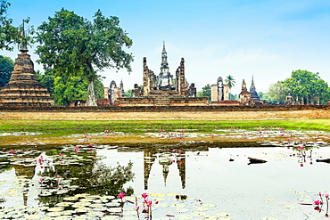 Wat Mahathat in the Sukhothai Historical Park, UNESCO World Heritage Site, Thailand, Southeast Asia, Asia