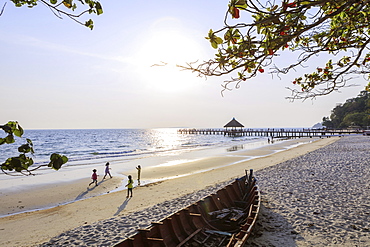 City beach and pier, Sihanoukville, Cambodia, Indochina, Southeast Asia, Asia