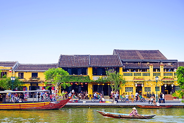 Houses and the river in the historic centre of Hoi An, UNESCO World Heritage Site, Quang Nam, Vietnam, Indochina, Southeast Asia, Asia