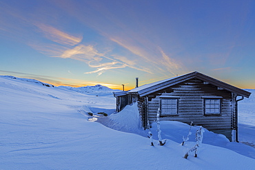 Isolated house in the snow, Riksgransen, Abisko, Kiruna Municipality, Norrbotten County, Lapland, Sweden, Scandinavia, Europe