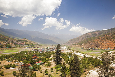 The Paro valley extends westward closer to the peaks that rise on the Tibetan border, famous for its many Buddhist temples, Bhutan, Himalayas, Asia