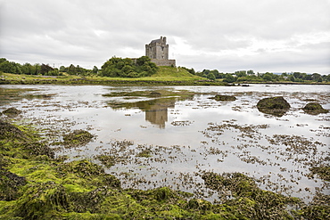 Dunguaire Castle, Kinvara, Galway, Connacht, Republic of Ireland, Europe