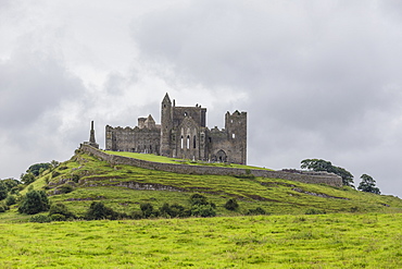 The Celtic cathedral Rock of Cashel, Tipperary, Munster, Republic of Ireland, Europe