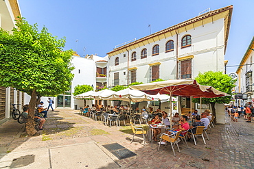 Tourists having lunch in a traditional restaurant of the old town, Cordoba, Andalusia, Spain, Europe