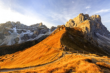 Hiking trails around the group of Forcella De Furcia, Funes Valley, South Tyrol, Dolomites, Italy, Europe