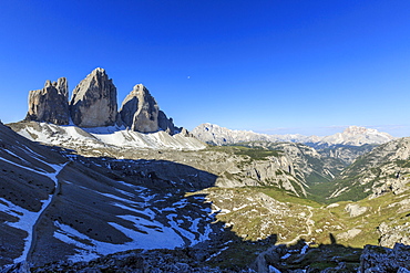 View of the Three Peaks of Lavaredo on a summer day, Sesto, Dolomites, Trentino-Alto Adige, Italy, Europe