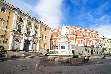 Statue of Eleanor of Arborea, in front of the city hall, Oristano, Sardinia, Italy, Europe