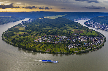 View from the Gedeonseck down to the Rhine bend, UNESCO World Heritage Site, Middle Rhine valley, Rhineland-Palatinate, Germany, Europe