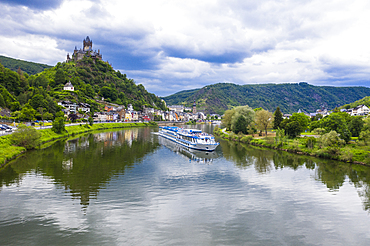 River cruise ship on the Moselle in Cochem, Moselle valley, Rhineland-Palatinate, Germany, Europe